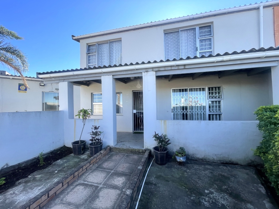 4 Bedroom Property for Sale in Braelyn Eastern Cape